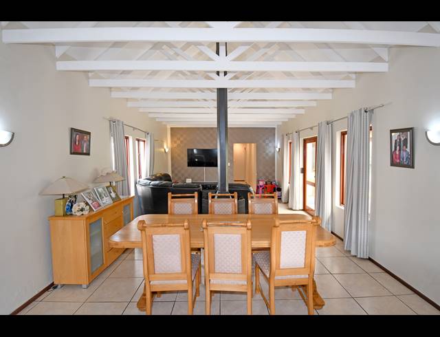 3 BEDROOM HOUSE FOR SALE IN CRAIGAVON
